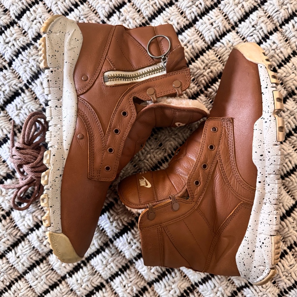 Tan Leather Sneaker Boots Lined Lightweight 11.5 Outdoor Comfy Gorpcore Warm